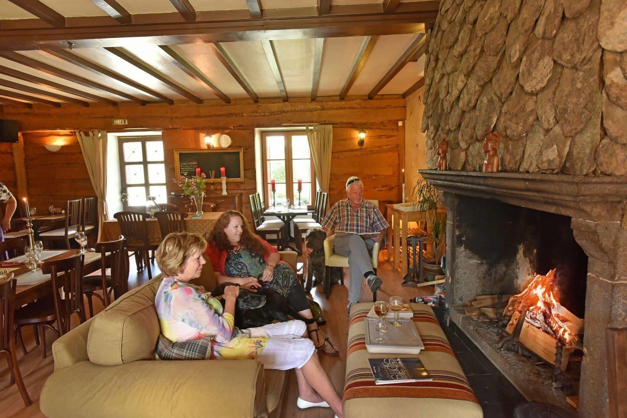 Auberge De La Providence Saint-Donat Exterior foto